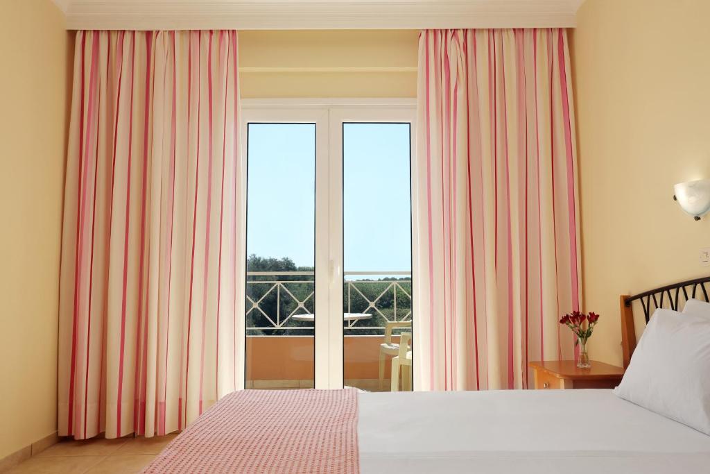 Hotel Kavos Plaza Hotel , Griechenland, Kávos. Großes 2